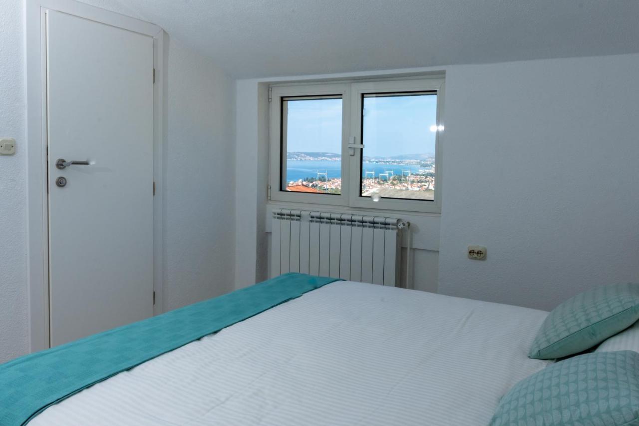 The View Split. Highlight With Roof-Top-Terrace And Pool Kaštela Esterno foto
